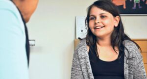 Liva er elev på Boldesagerskolen i Esbjerg. Hun glæder sig til at komme på Julemærkehjem.